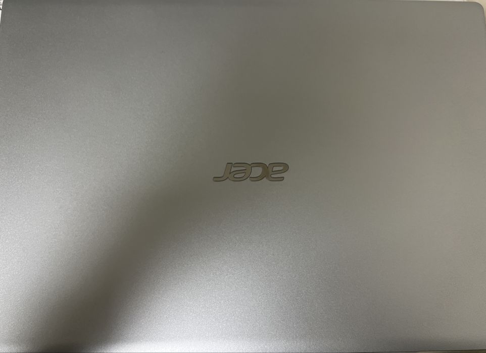 Лаптоп Acer, чисто нов !