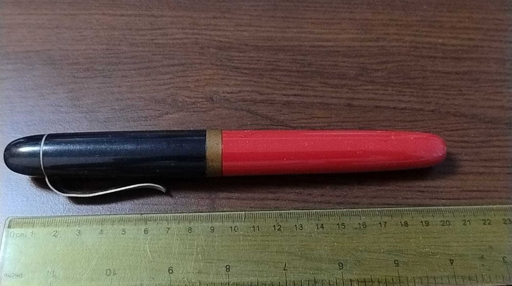 Stilou/pix Lylly - unicat, comunism