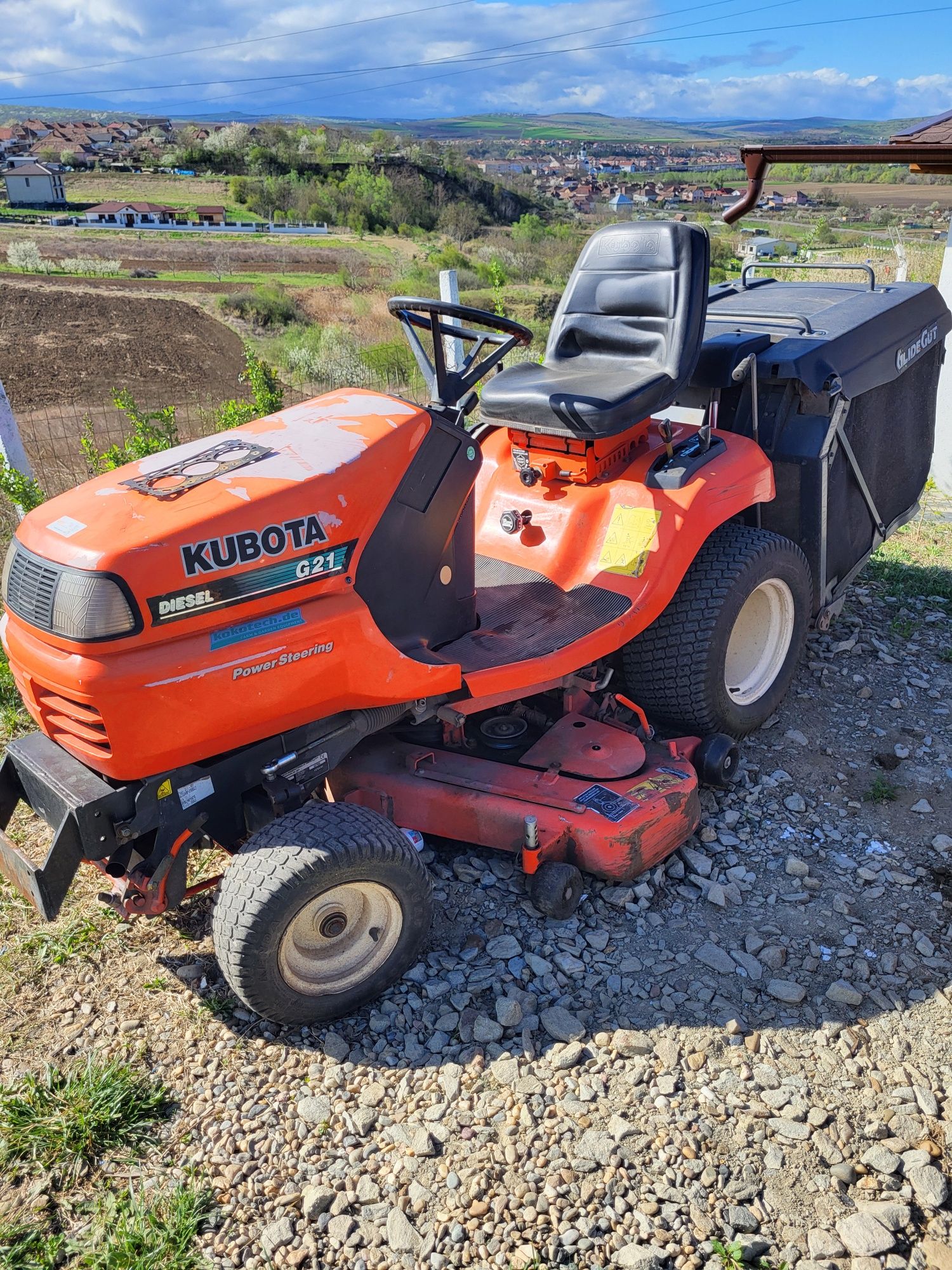 Tractor de tuns iarbă Kubota G 21 diesel