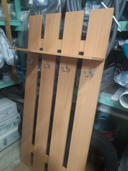 Продам вешалку для прихожей