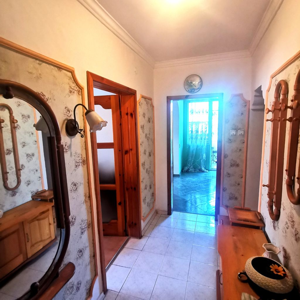Продава се Четиристаен апартамент в Благоевград, Широк център - 107 кв.м за 851 €/кв.м - Снимка #4