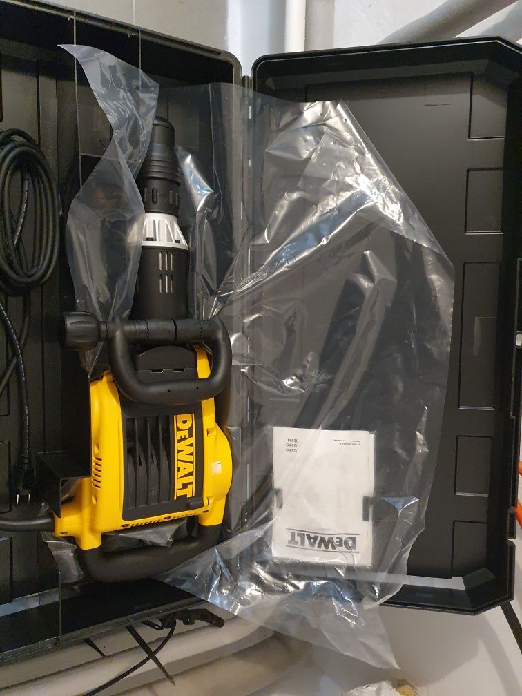 Отбойный молоток DeWALT D25899K