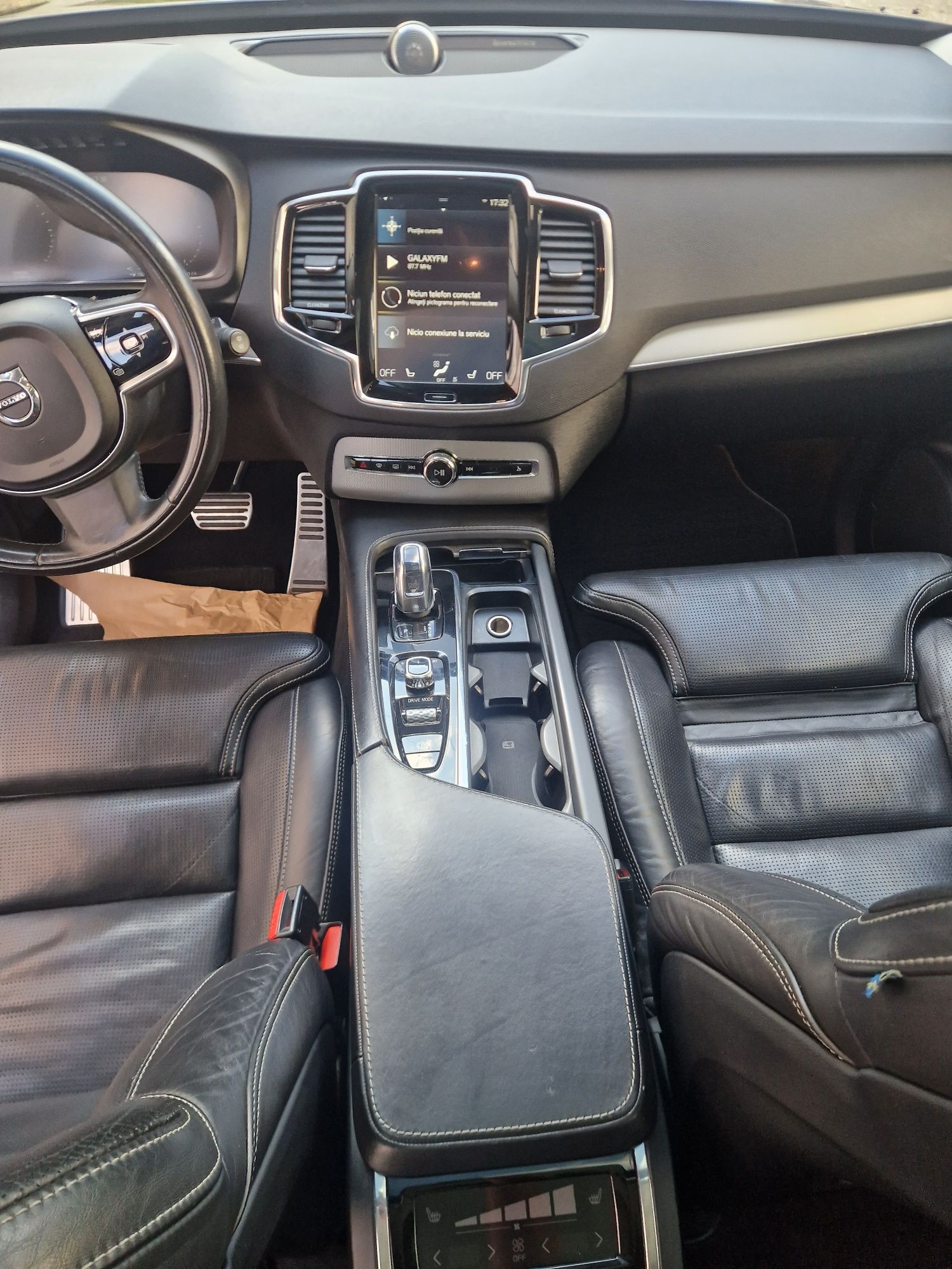 Volvo XC90 2.0 T8 Hibrid Plug-in 4x4 Automatic  7 locuri Benzina/Elect