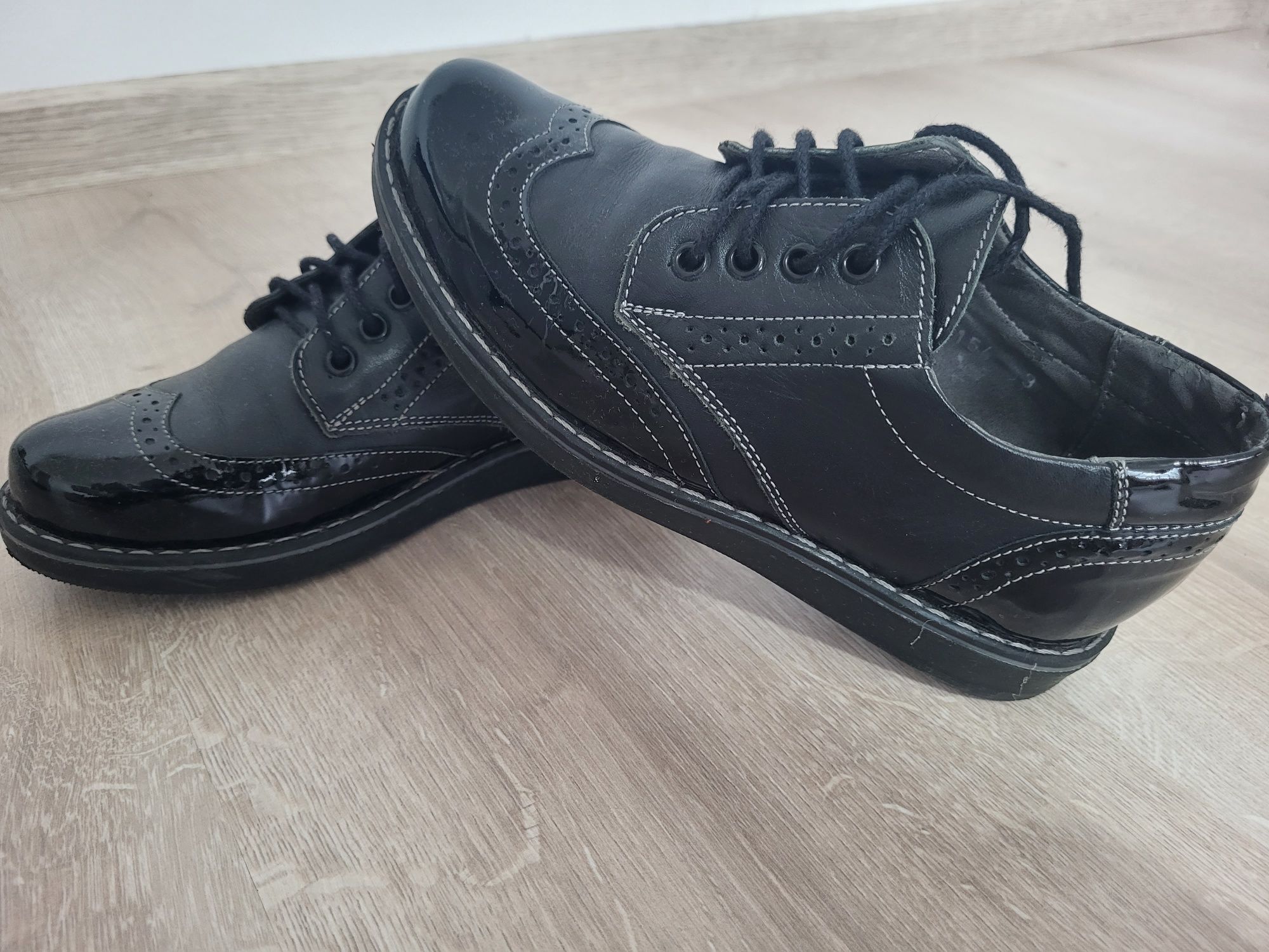 Pantofi negri piele