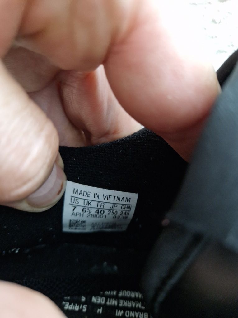 Adidas  Made in Vietnam nr 40