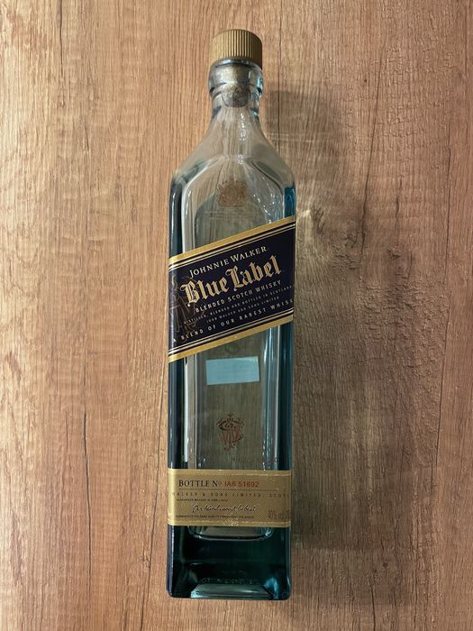 Празна бутилка Johnnie Waller Blue Label