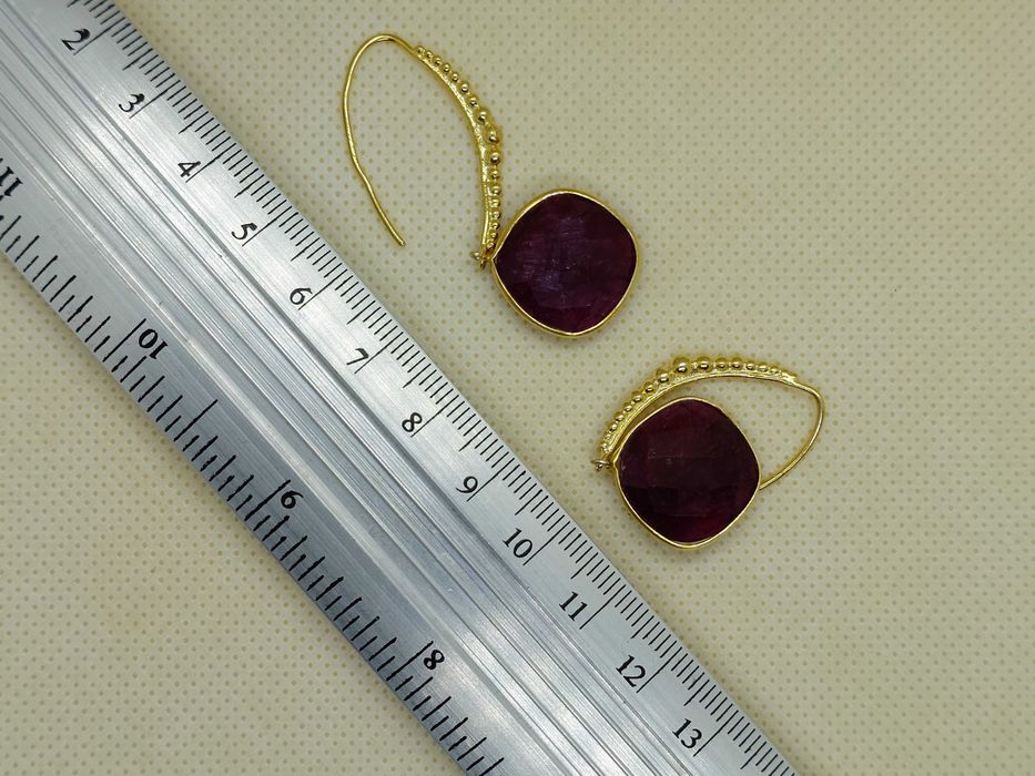 Cercei argint aurit cu rubin cushion – noi