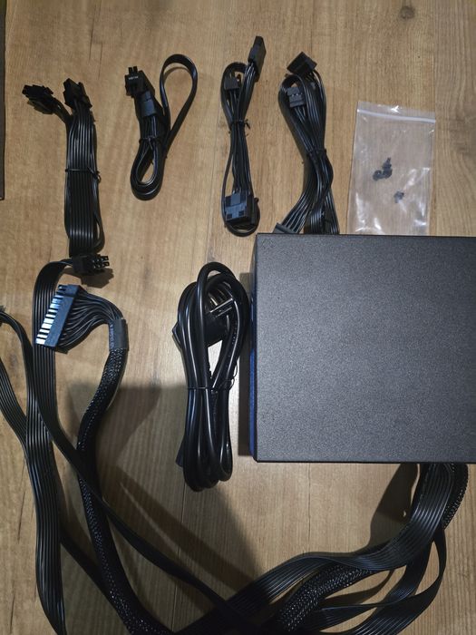 Захранване Seasonic G12 GM-650 80+ Gold полу-модулно