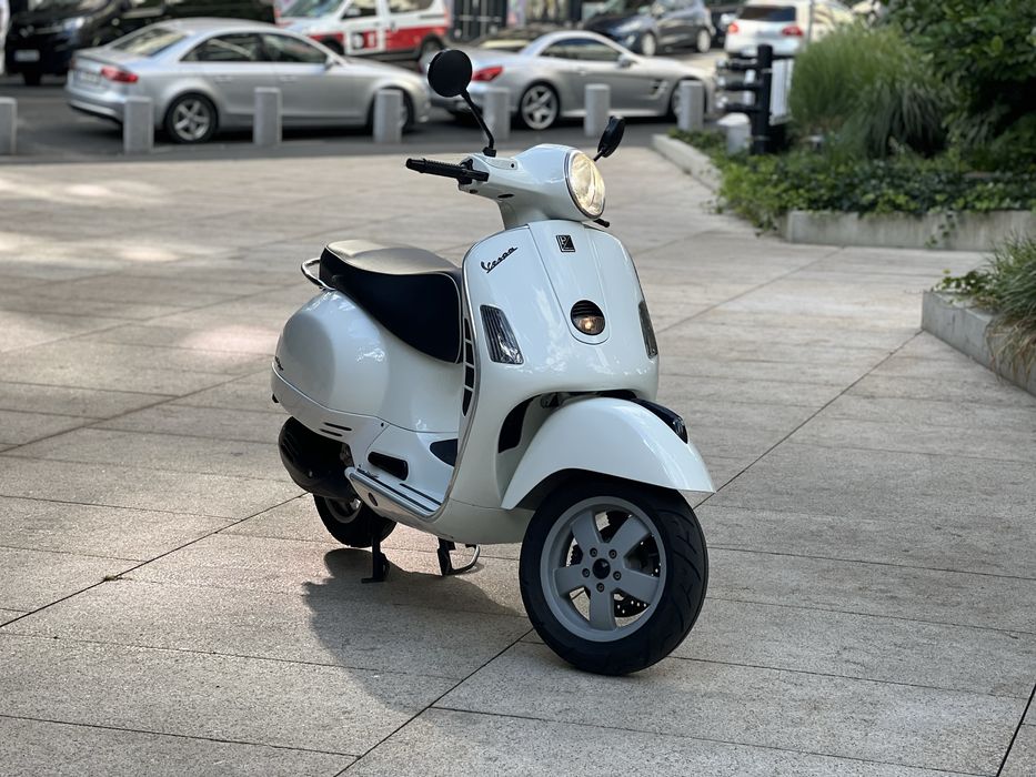 Piaggio Vespa 250 GTS