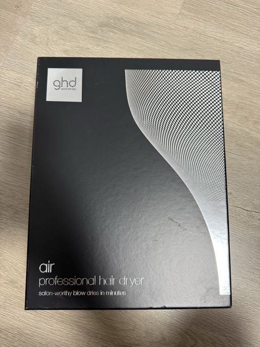 Uscator de par GHD ,2100W, Negru