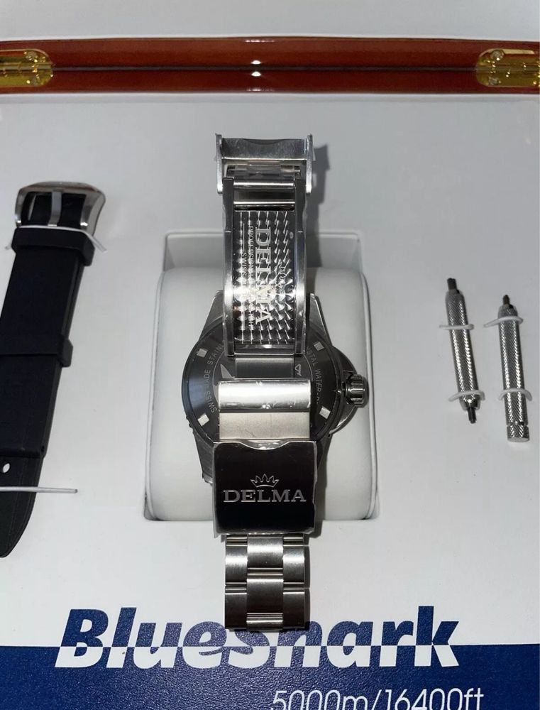 Delma Santiago Blue Shark lV 5000m/16’400ft Diver Swiss Automatic