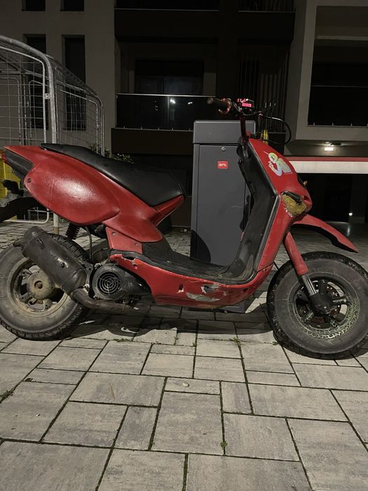 Vand scuter aprilia rally 80 cc sport in stare perfecta