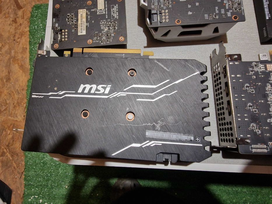 placi video gaming diferite modele