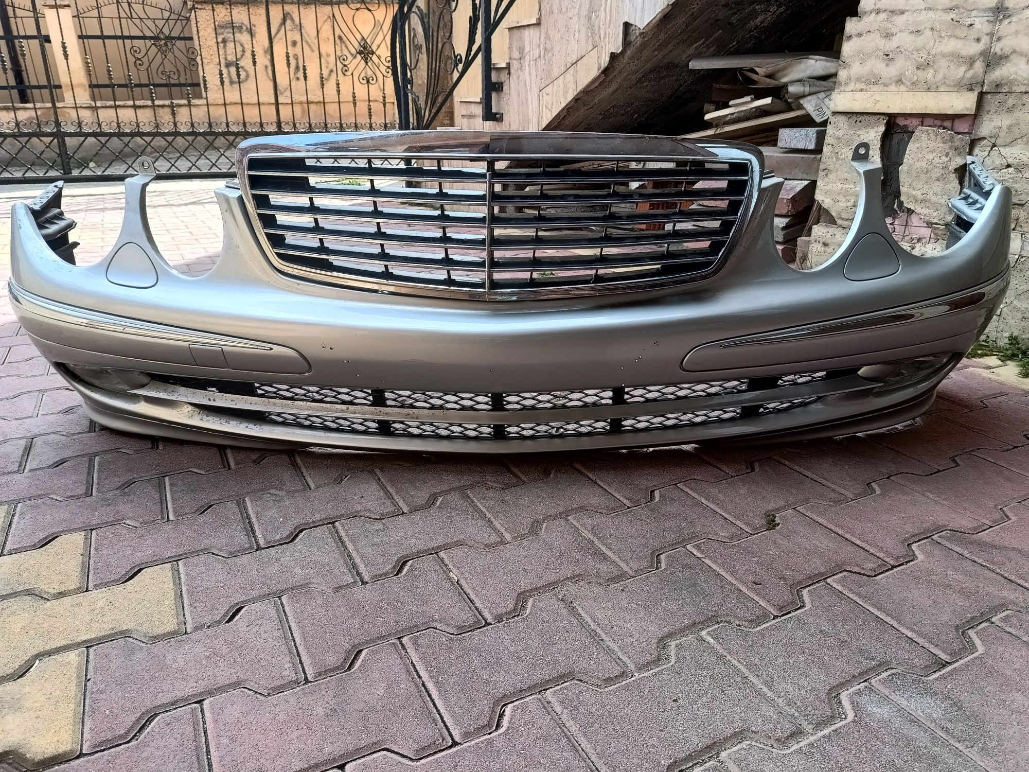 Предна броня и решетка за е w211