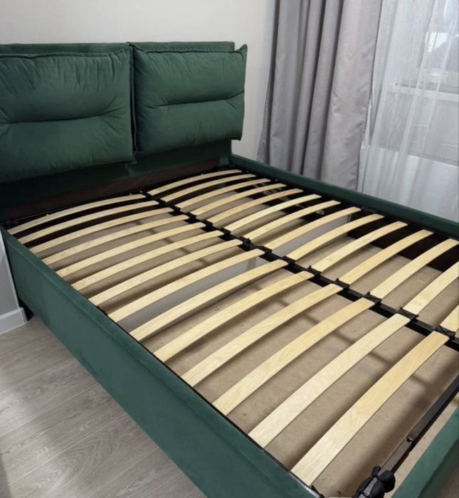 Кровать двуспальная продам