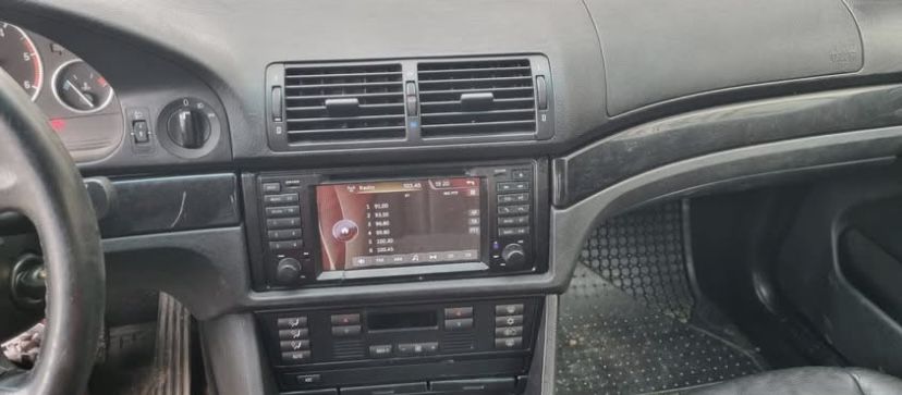 BMW E39 din 2002