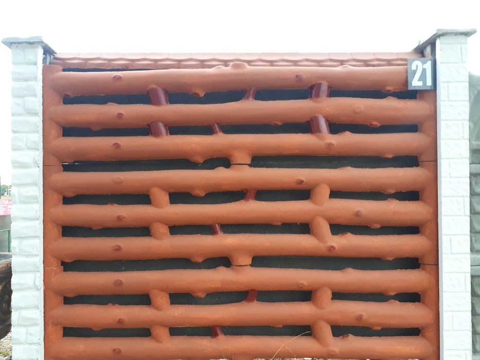Gard beton / lacre gard / curte beton / imprejmuire / stalp beton