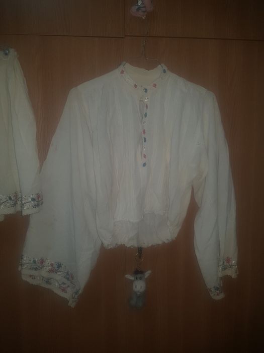 Costum popular  autentic