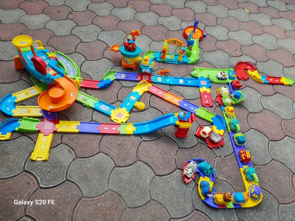 Vtech toot toot  pista ,garaj interactiv