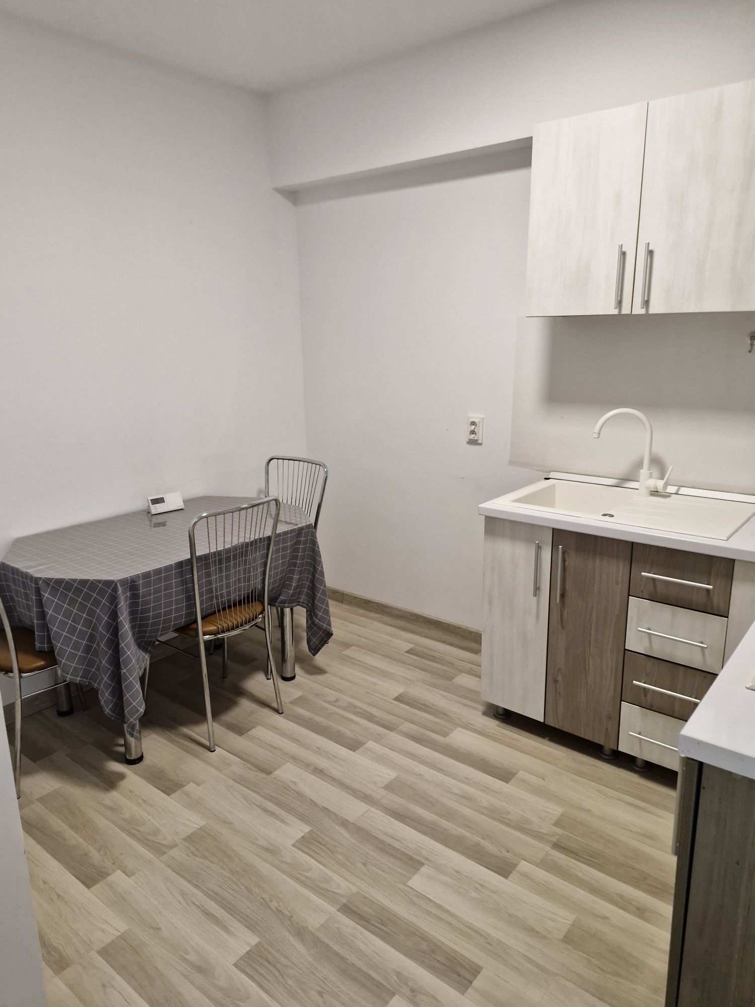 Spatiu comercial (birou,cabinet)
