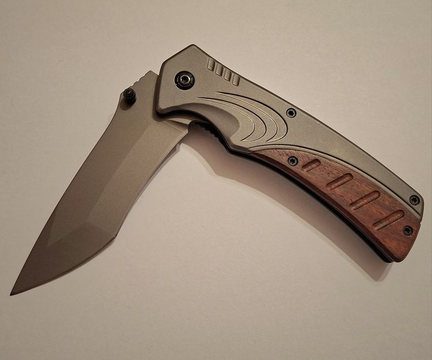 Briceag/ cuțit pliabil semiautomat