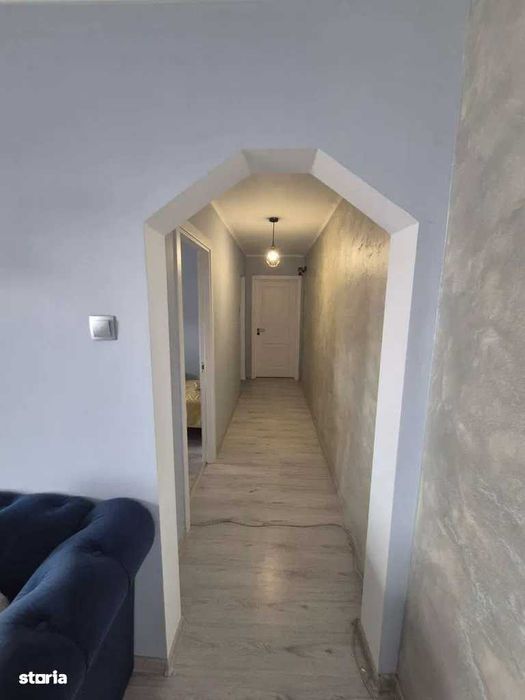 apartament  3 camere semidecomandat