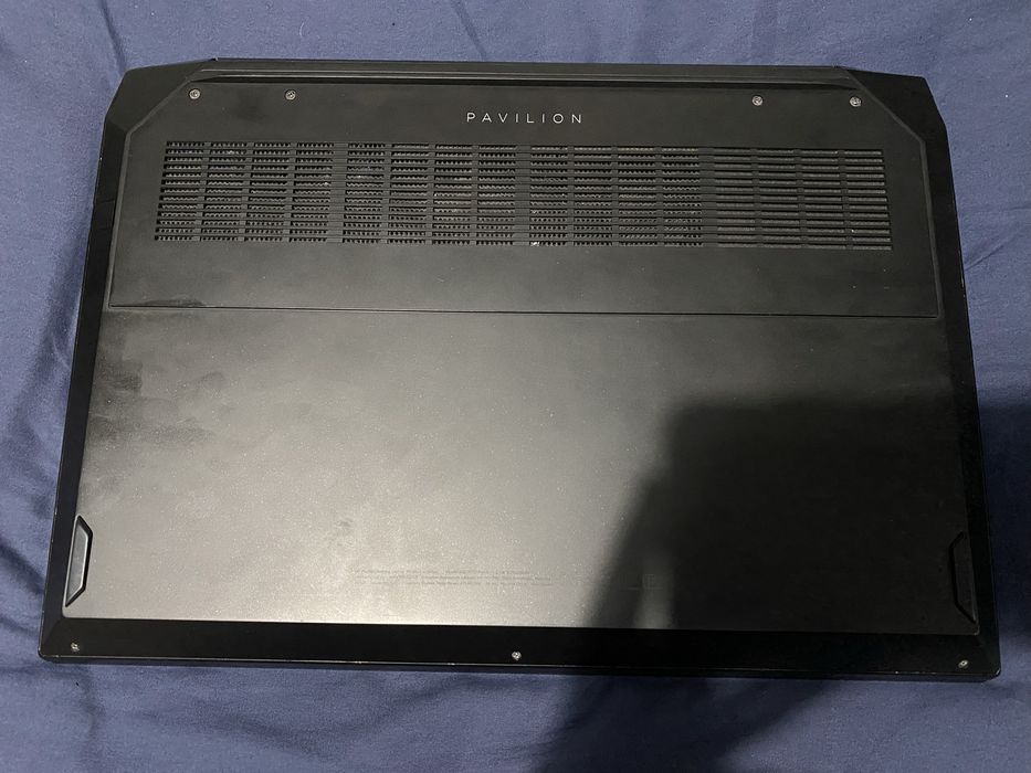 Продавам HP Pavilion Gaming 15
