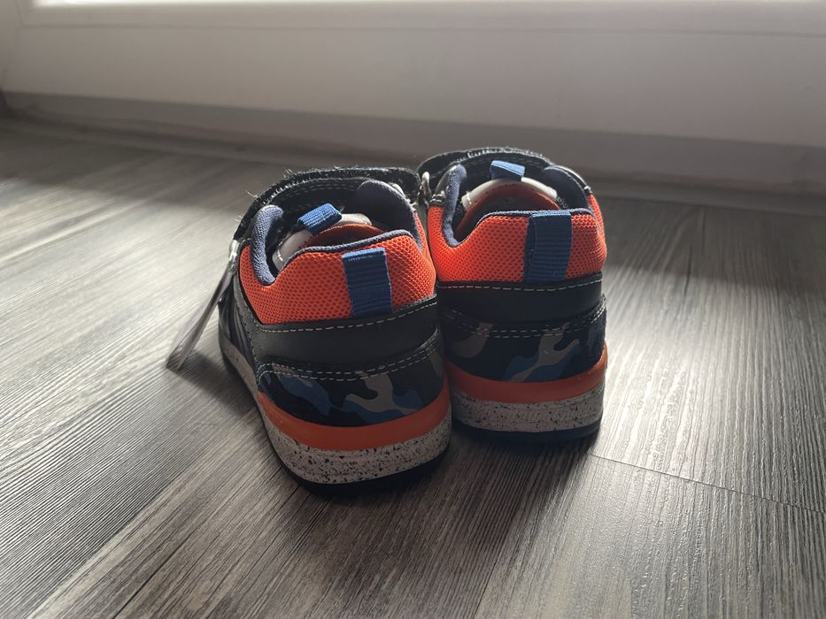 Чисто нови маратонки 22 размер geox