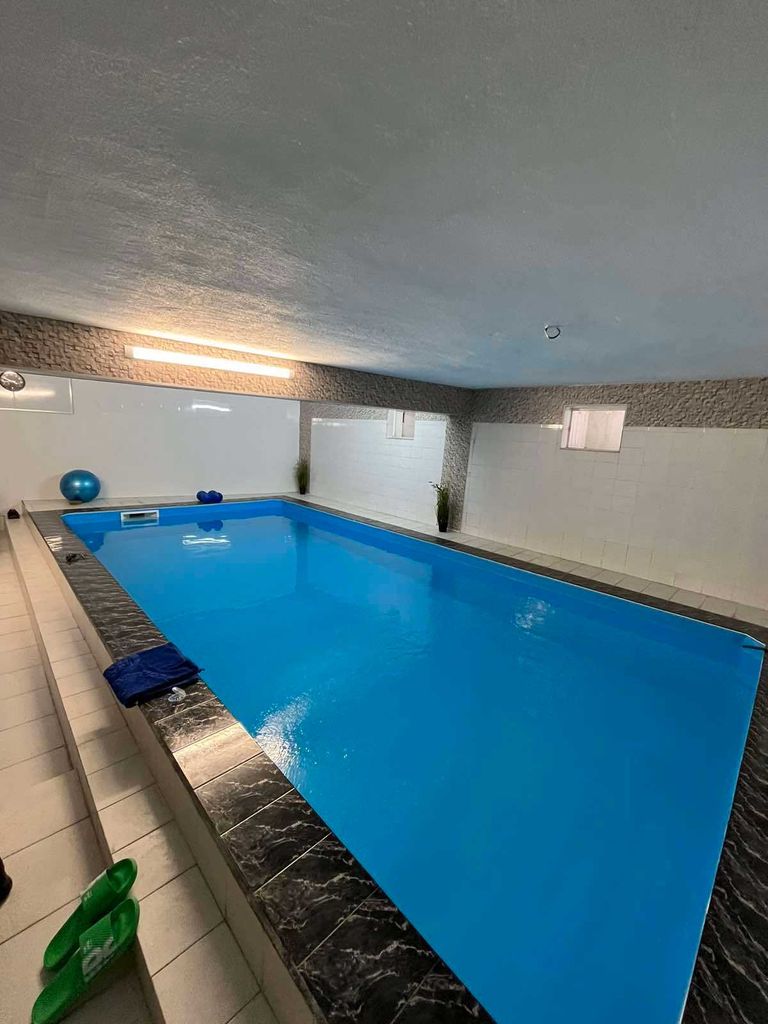 Продава се Къща в Казанлък - 260 кв.м за 824 €/кв.м - Снимка #3