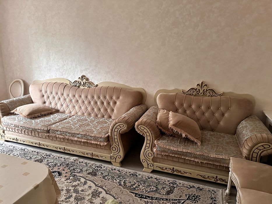 Диван продается в хорошем состоянии