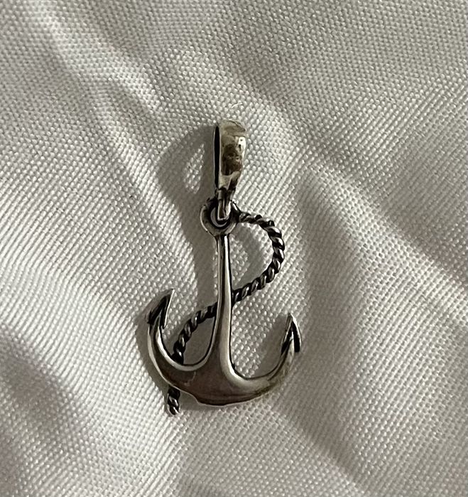 Сребърна висулка котва