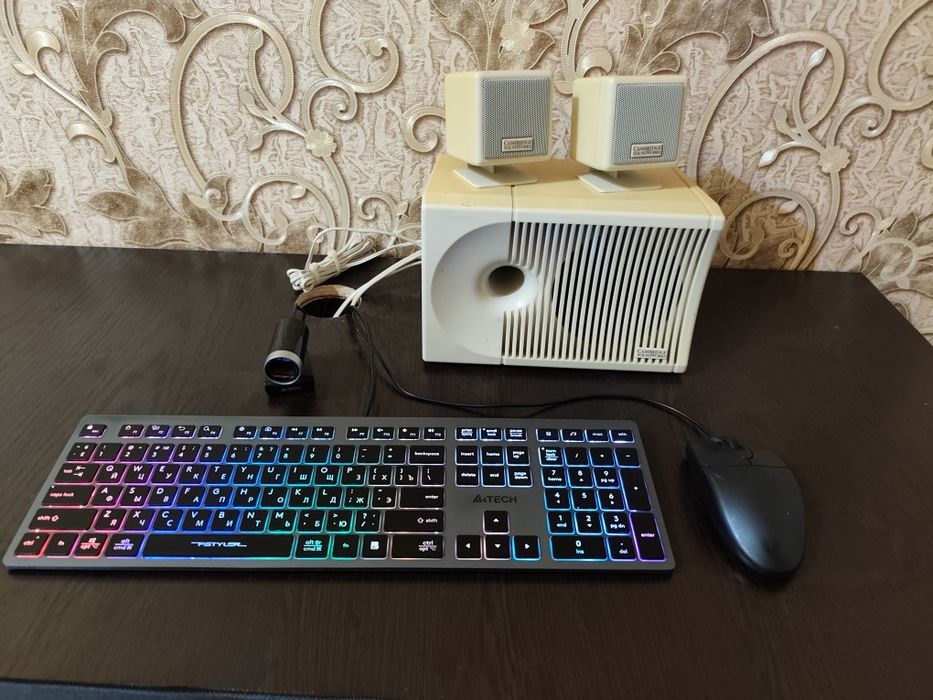 Колонка клавиатура мишка веб рамера