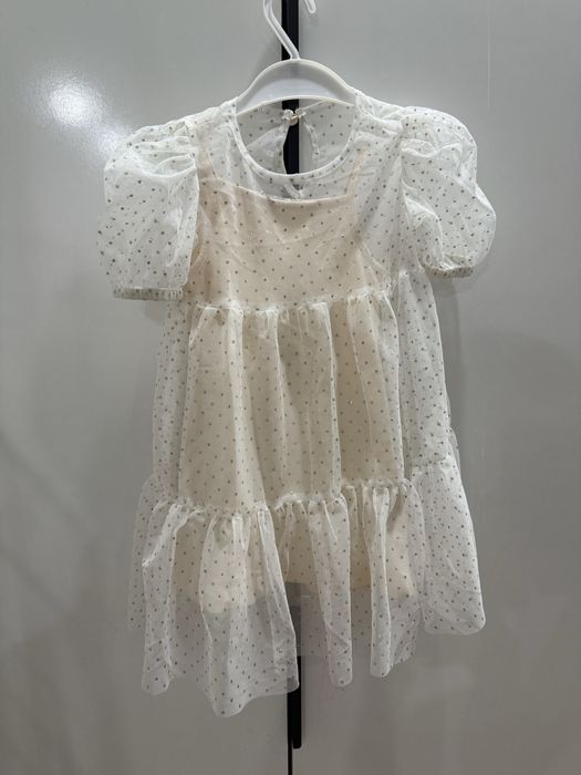 Продам платье на девочку , ростовка 92 . В отличном состоянии.