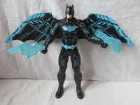 Figurina Batman Bat-Tech cu aripi, 31 cm,cu baterii