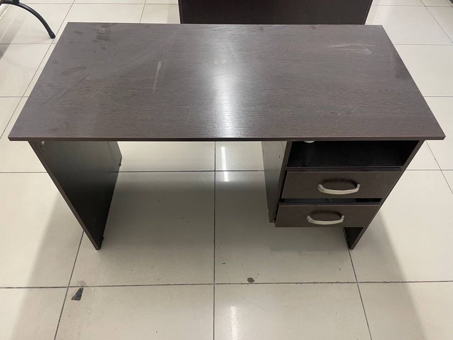 Стол офисный с одной тумбой - 3 шт.