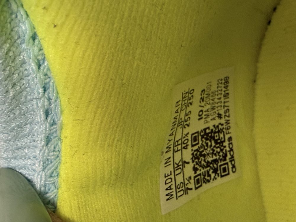 Adidas футболни обувки 40,2/3