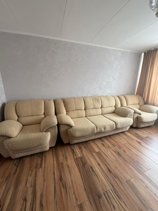 Продается диван с креслами