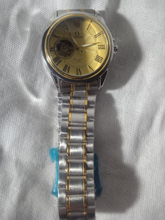 Мужские механические часы.