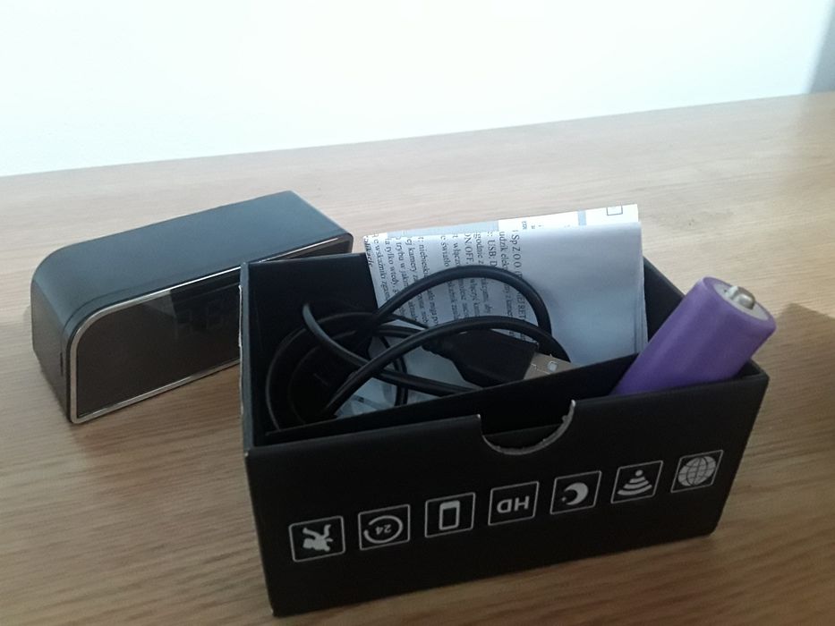 Mini cameră de spionaj tip ceas.