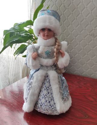 Новогодние музыкальные куклы: снегурочки и Дед Морозы. Детские игрушки