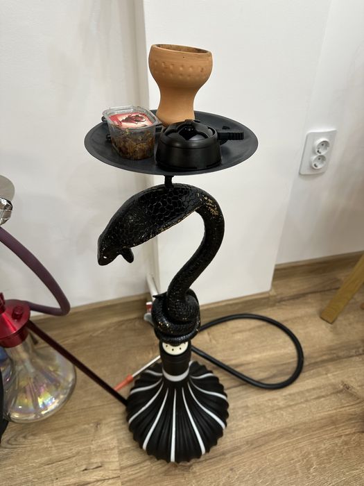 Narghilea nouă – set complet cu aromă, clește și cărbuni