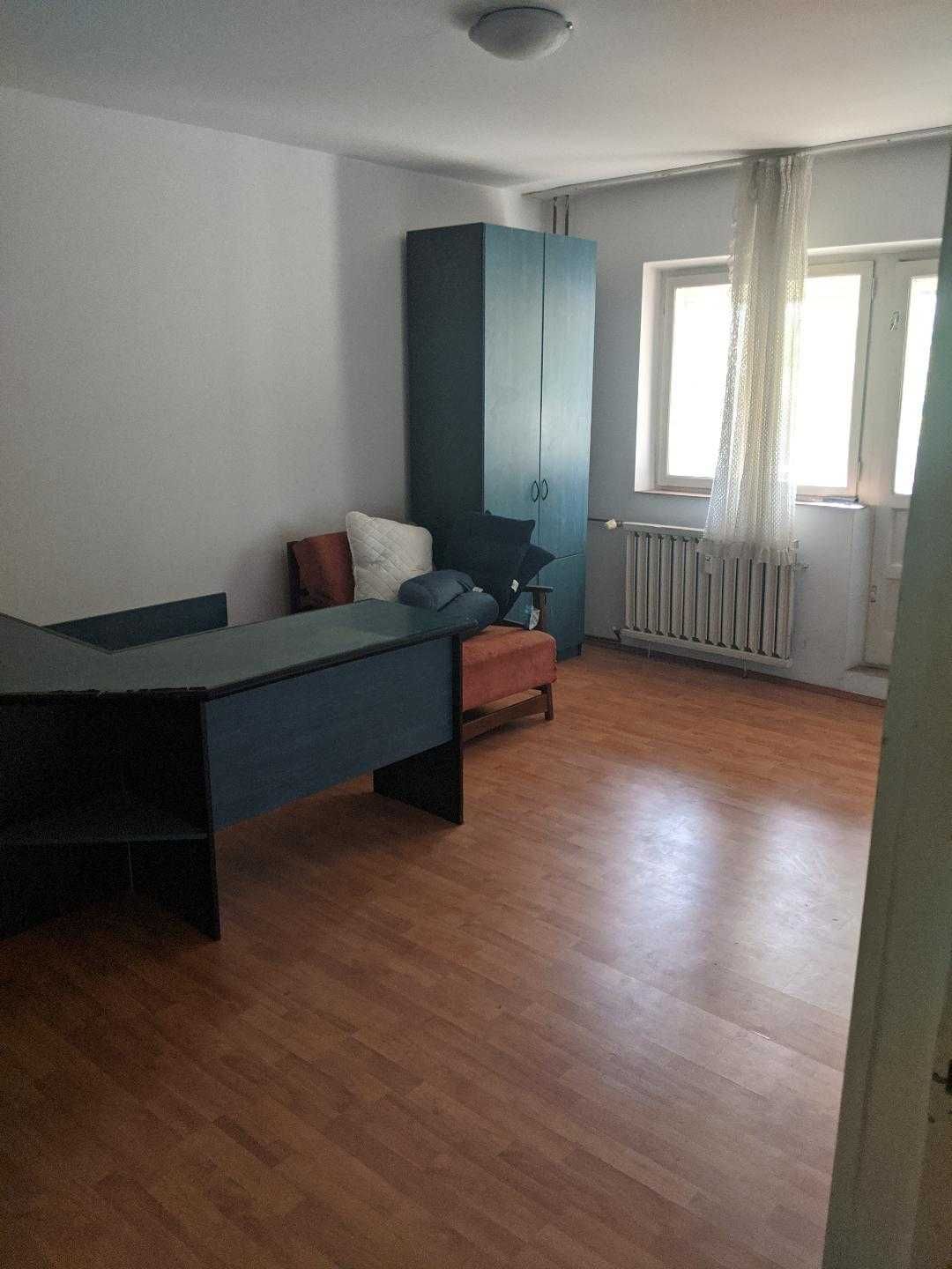 Apartament 2 camere, decomandat, zona Dorobanților, str. Viorerelor