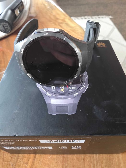 Huawei watcn GT 5 pro Часовника е топ.