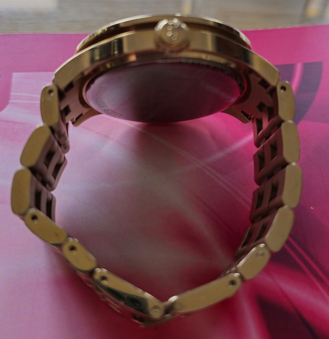 Ceasuri dama D&Gabana si  Guess