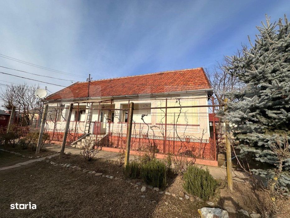 Casa de vanzare, cu 2 camere, 65 mp, Oradea