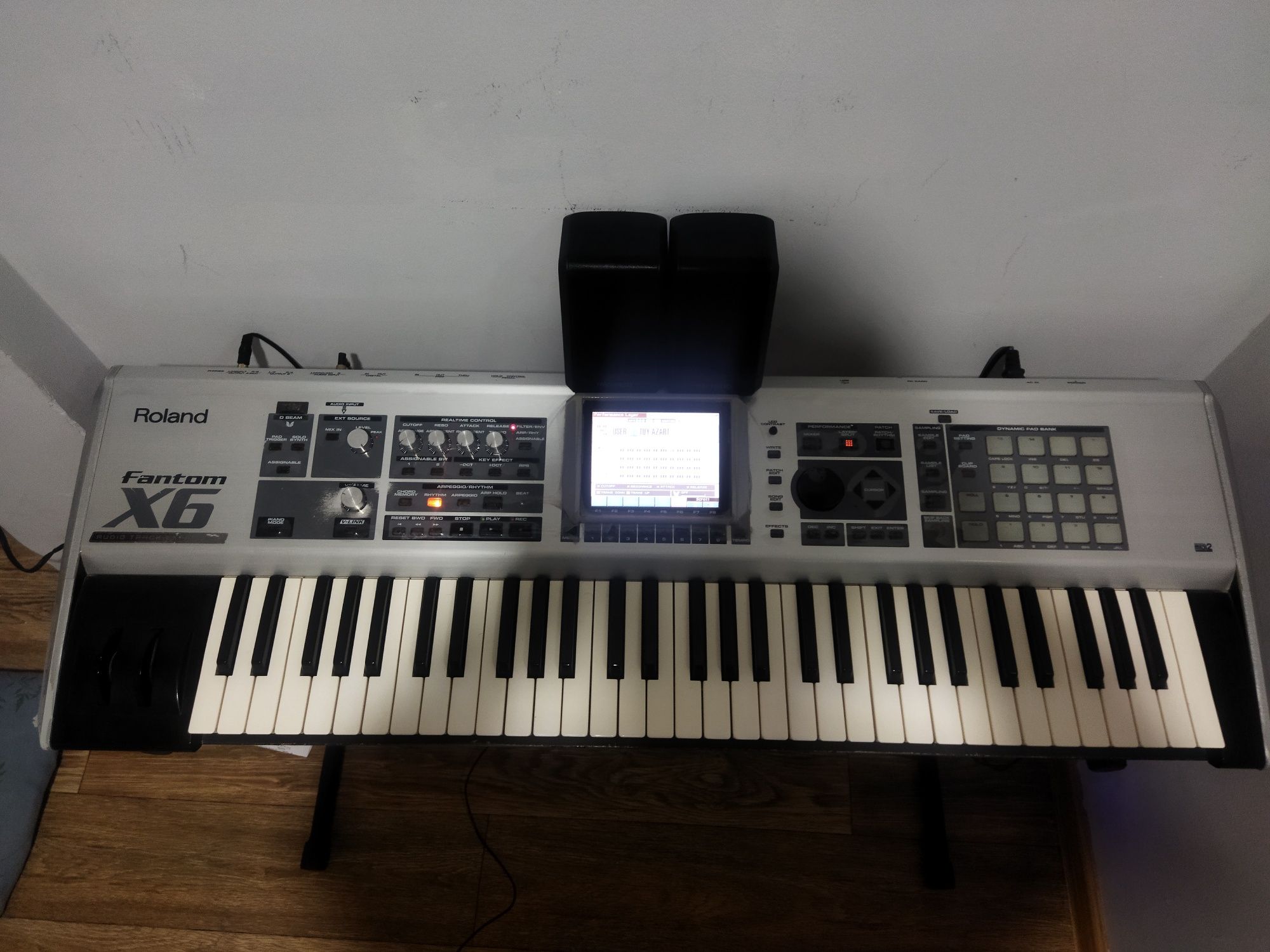 Roland fantom x6