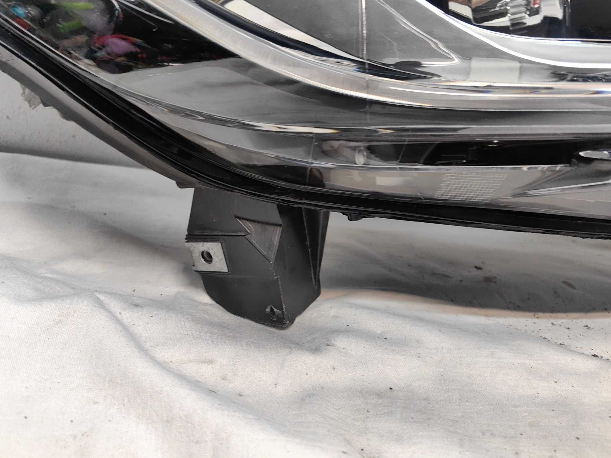 Оригинален фар Рено Каджар  Renault Kadjar Led