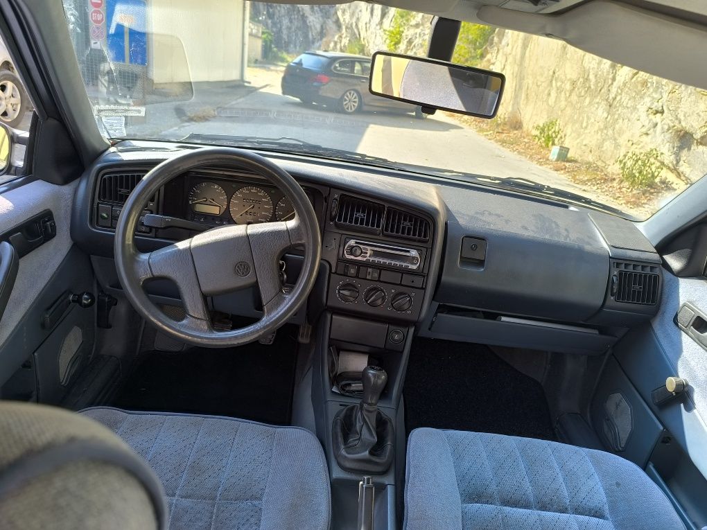 VW PASSAT B3 1.8 90 к.с  1993