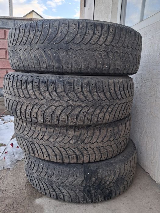 Зимние шины 225/70/16