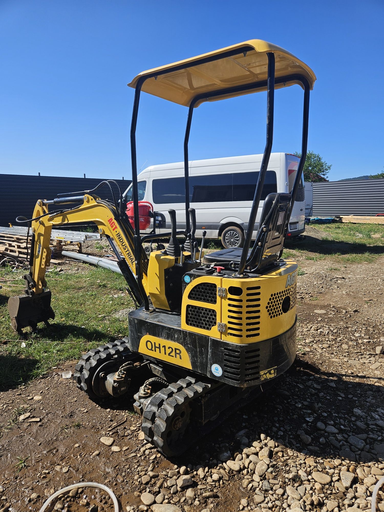 Vând Mini Excavator